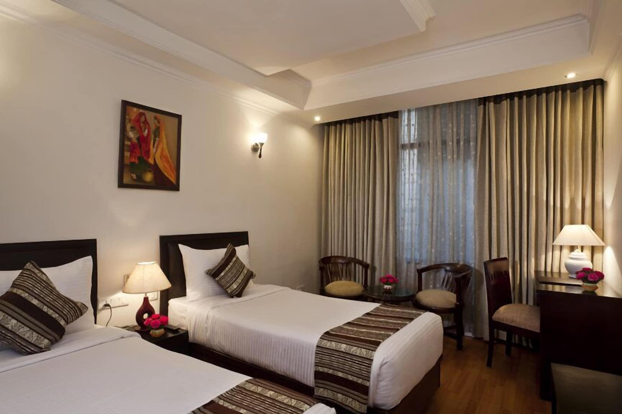 Hotel Saptagiri New Delhi Bagian luar foto